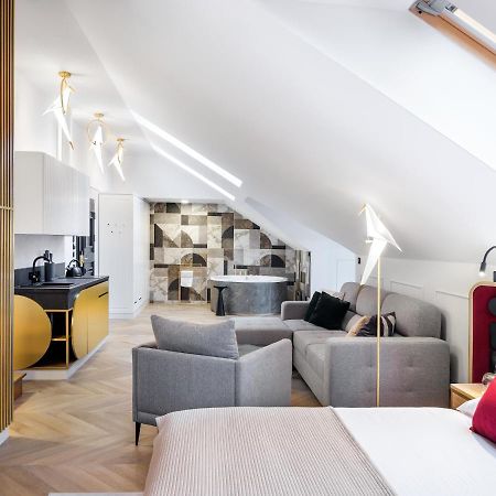 Golden Queen Deluxe Jacuzzi Apartments - Old Town Krakow Luaran gambar