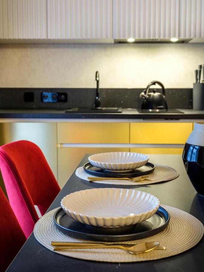 Golden Queen Deluxe Jacuzzi Apartments - Old Town Krakow Luaran gambar