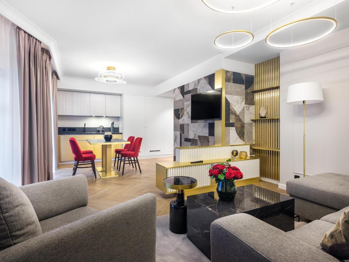 Golden Queen Deluxe Jacuzzi Apartments - Old Town Krakow Luaran gambar
