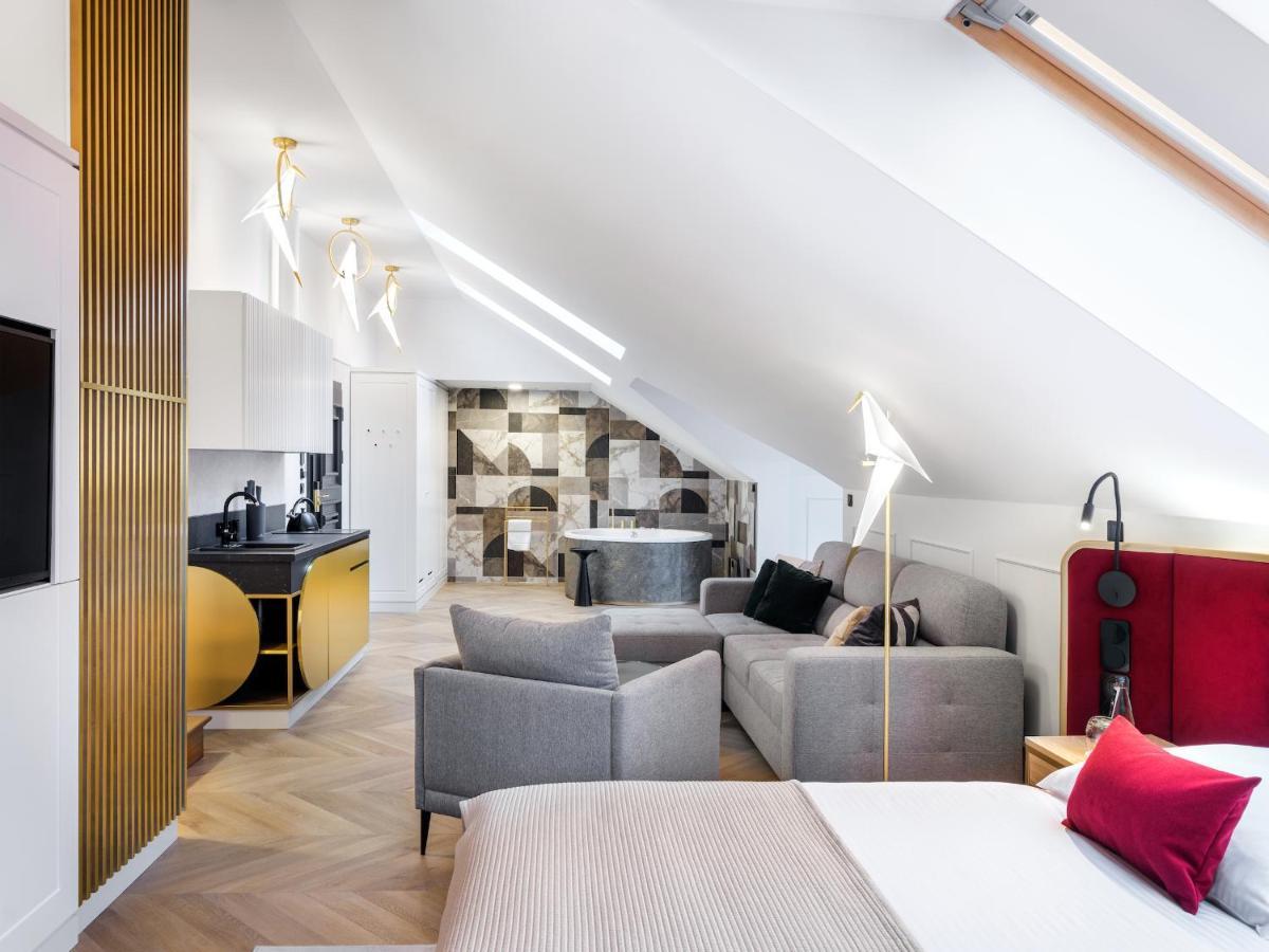Golden Queen Deluxe Jacuzzi Apartments - Old Town Krakow Luaran gambar